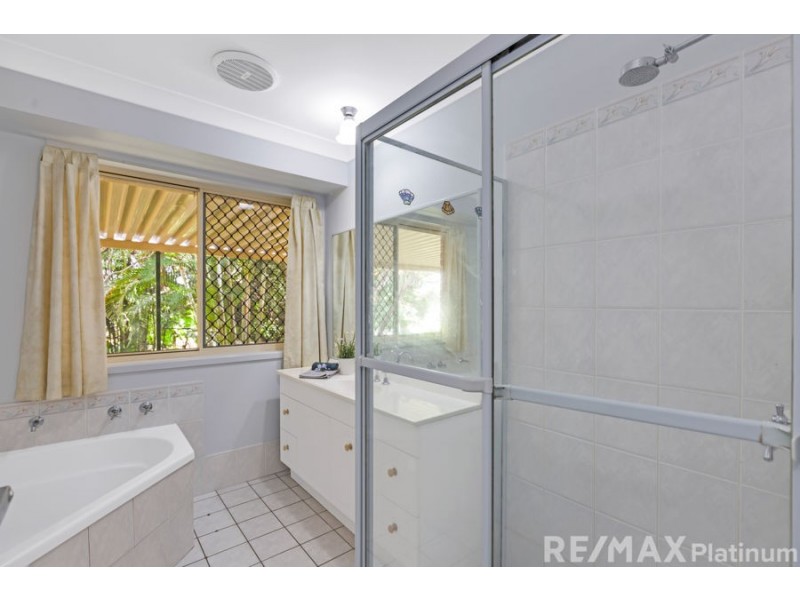 37 Washbrook Crescent, Petrie QLD 4502