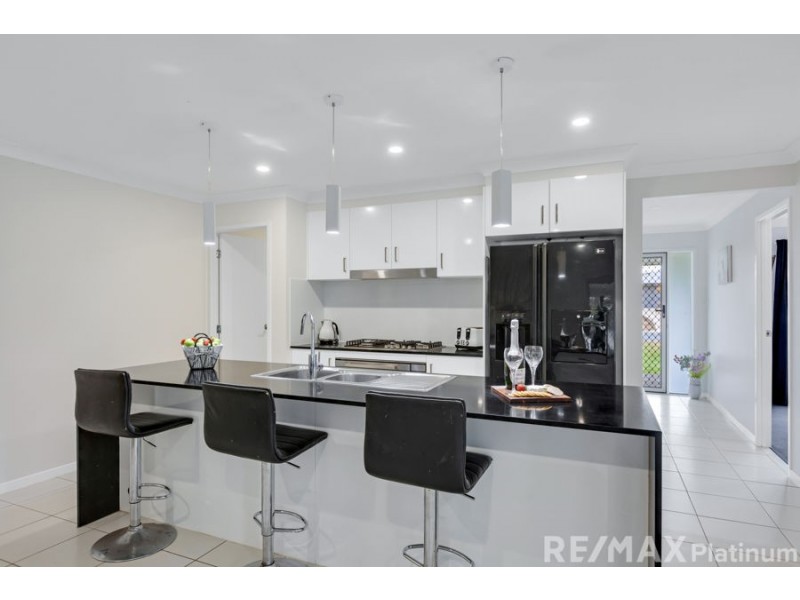 5 Bluewren Court, Upper Caboolture QLD 4510