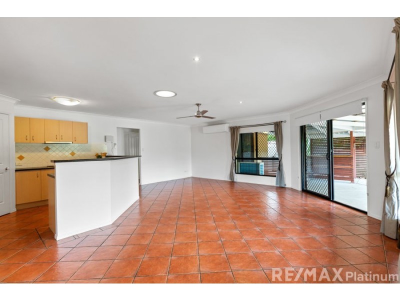 4 Mohr Court, Petrie QLD 4502