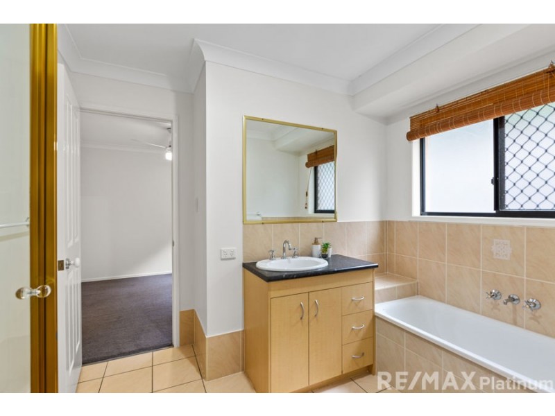 4 Mohr Court, Petrie QLD 4502