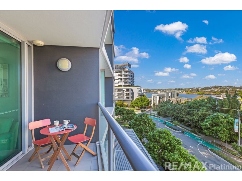 10411 / 8 Harbour Road, Hamilton QLD 4007