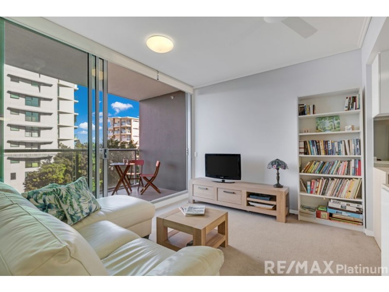 10411 / 8 Harbour Road, Hamilton QLD 4007