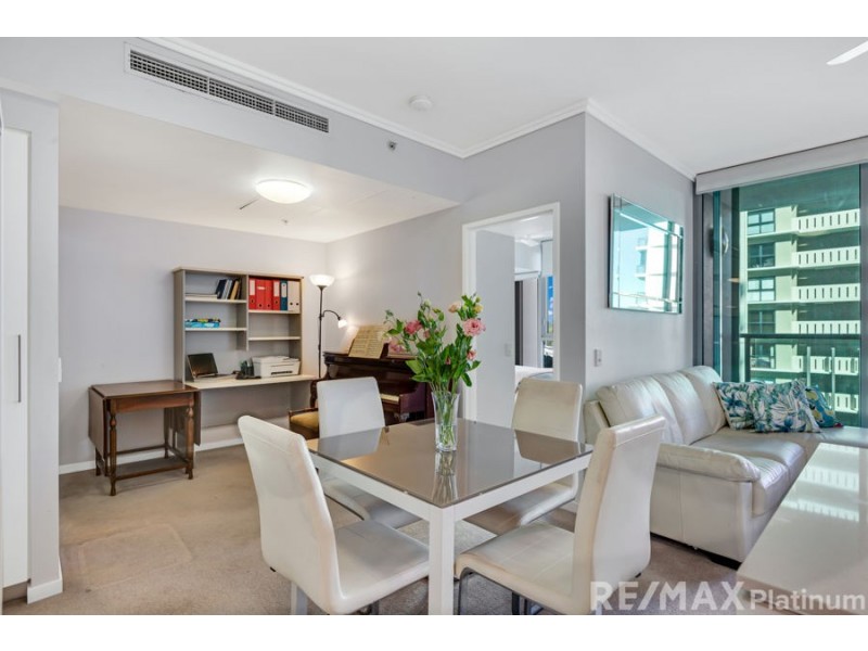 10411 / 8 Harbour Road, Hamilton QLD 4007