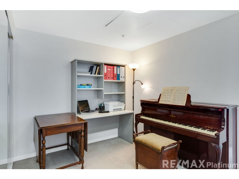 10411 / 8 Harbour Road, Hamilton QLD 4007