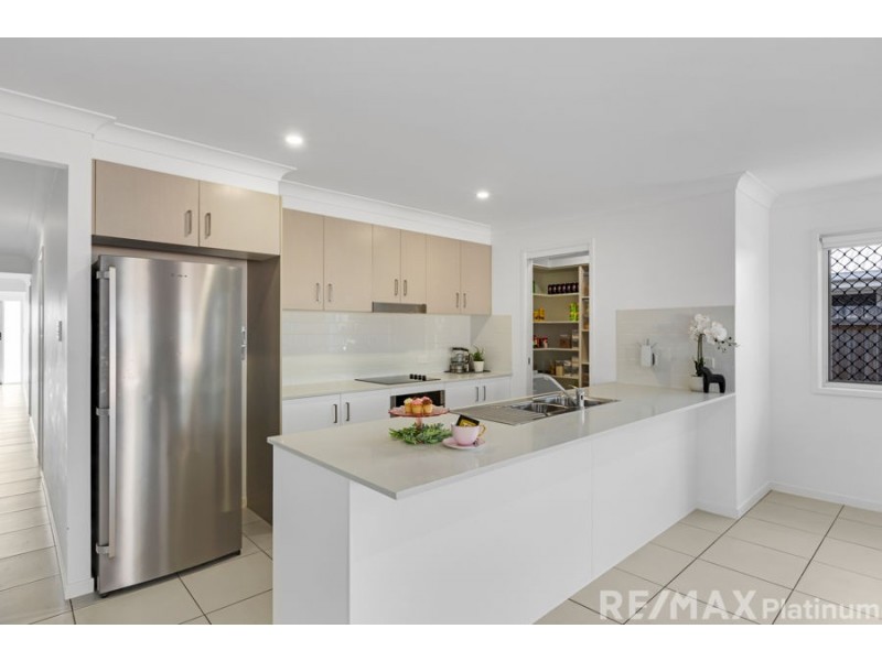 32 Crest Street, Narangba QLD 4504