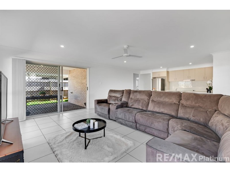 32 Crest Street, Narangba QLD 4504