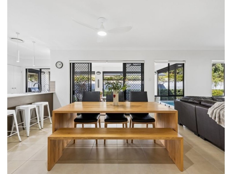 14 Hideaway Close, Narangba QLD 4504