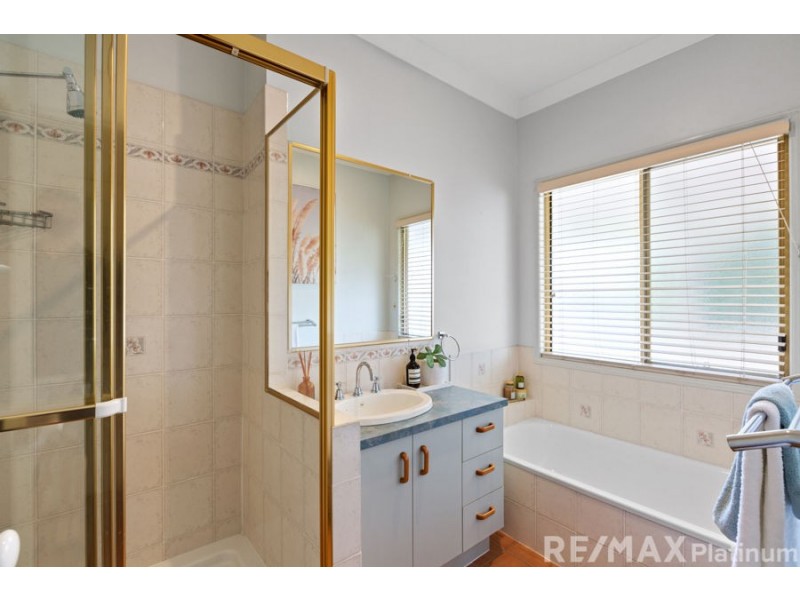 2 Glenross Place, Narangba QLD 4504