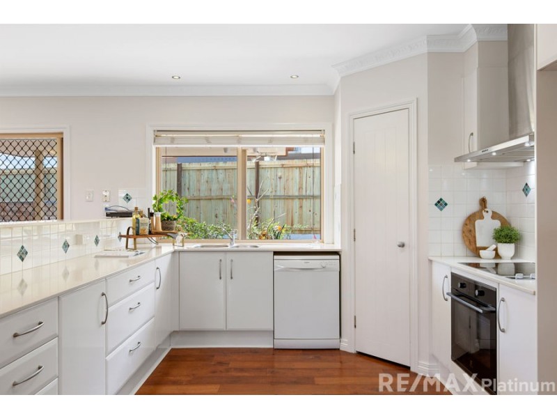 2 Damber Close, Morayfield QLD 4506