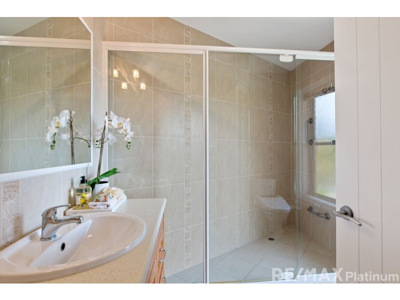 2 Damber Close, Morayfield QLD 4506