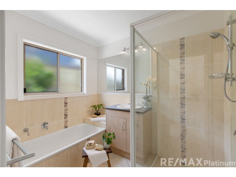 2 Damber Close, Morayfield QLD 4506