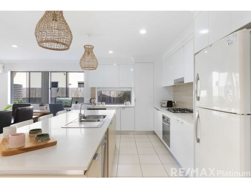 6 Swanston Crescent, Narangba QLD 4504
