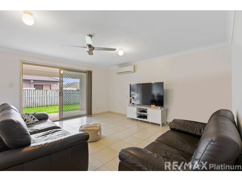 4 Lookout Place, Narangba QLD 4504