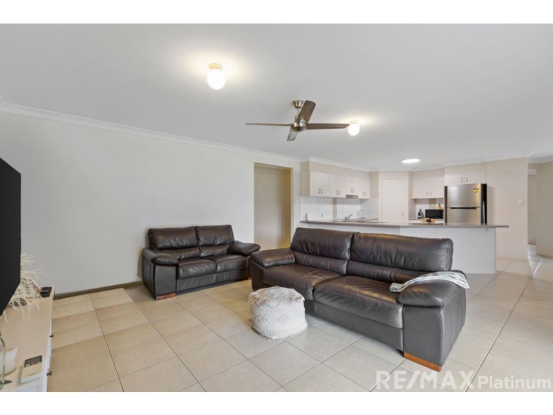 4 Lookout Place, Narangba QLD 4504