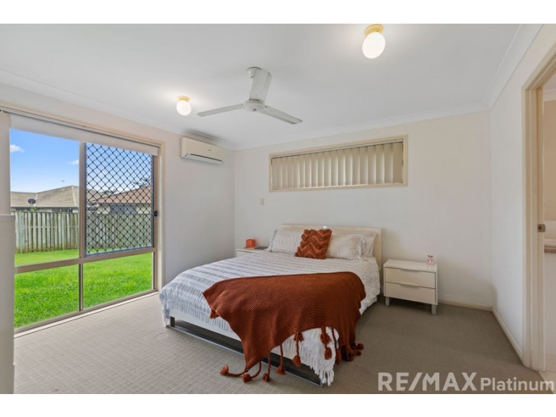 4 Lookout Place, Narangba QLD 4504