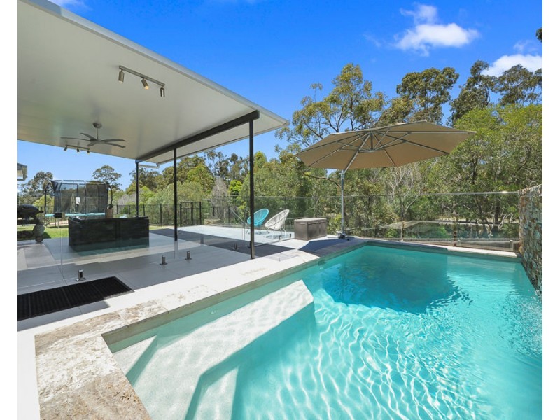 3 Amorosa Court, Eatons Hill QLD 4037