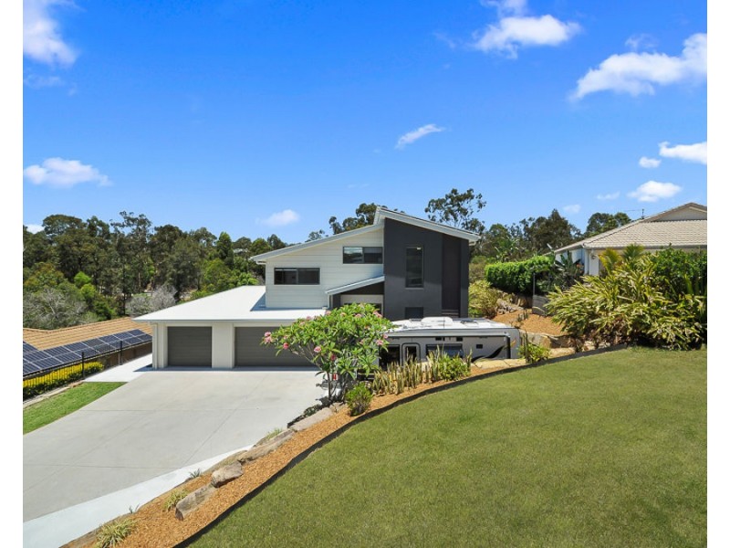 3 Amorosa Court, Eatons Hill QLD 4037