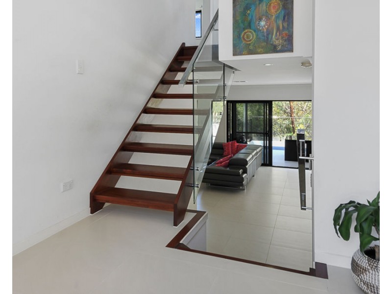 3 Amorosa Court, Eatons Hill QLD 4037