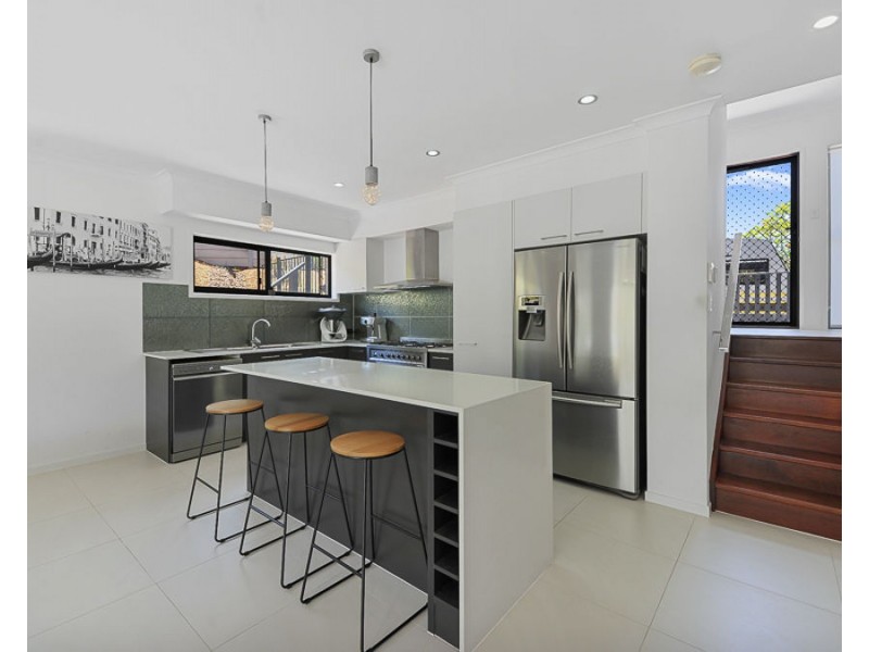 3 Amorosa Court, Eatons Hill QLD 4037