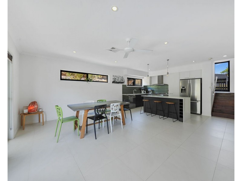 3 Amorosa Court, Eatons Hill QLD 4037