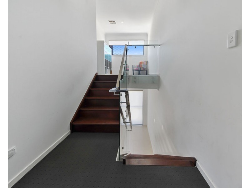 3 Amorosa Court, Eatons Hill QLD 4037