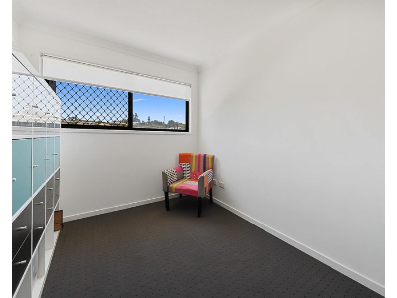 3 Amorosa Court, Eatons Hill QLD 4037