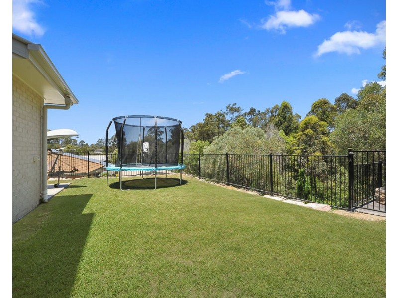 3 Amorosa Court, Eatons Hill QLD 4037