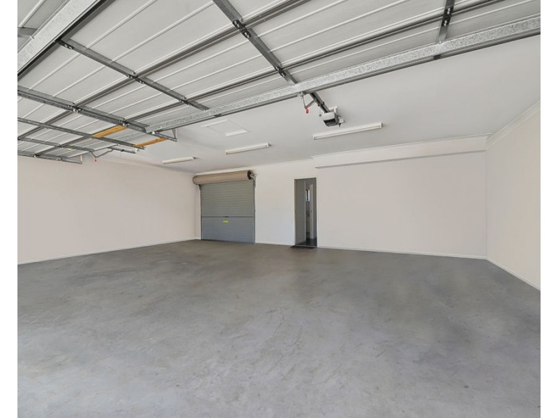 3 Amorosa Court, Eatons Hill QLD 4037