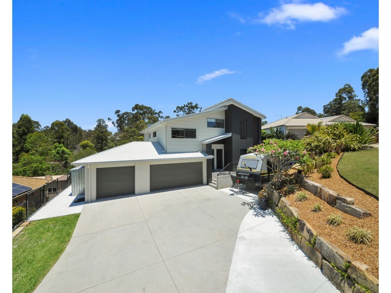 3 Amorosa Court, Eatons Hill QLD 4037