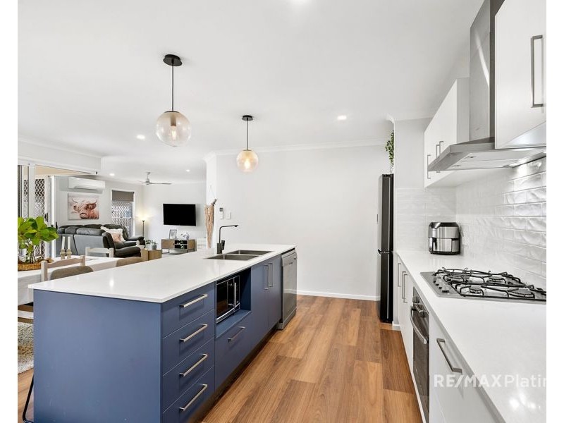 10 Palatial Crescent, Narangba QLD 4504
