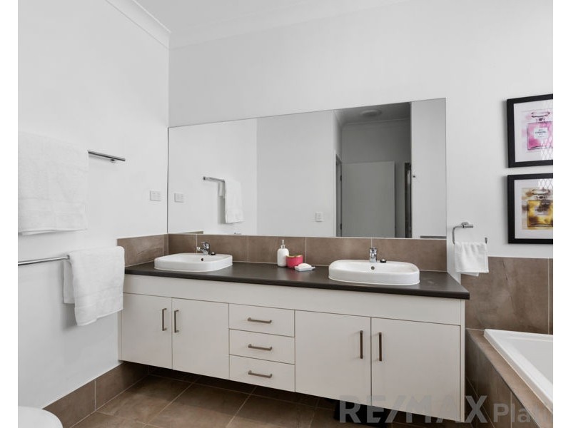 42 Splendid Parade, Narangba QLD 4504