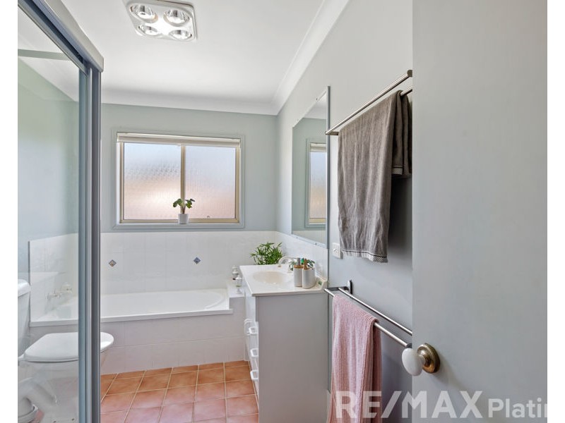 4 Aberdeen Way, Narangba QLD 4504
