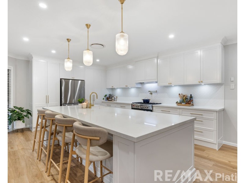 26 Yellow Robin Court, Narangba QLD 4504