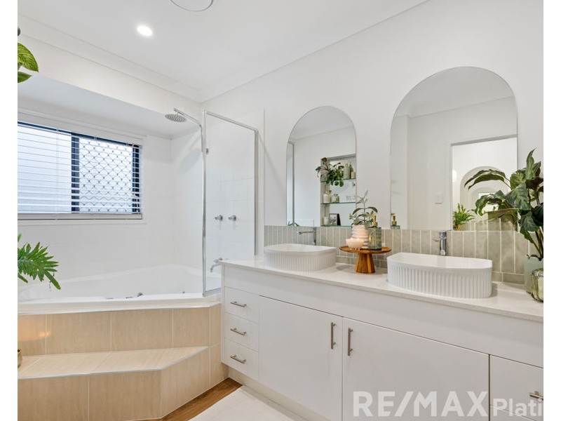 26 Yellow Robin Court, Narangba QLD 4504