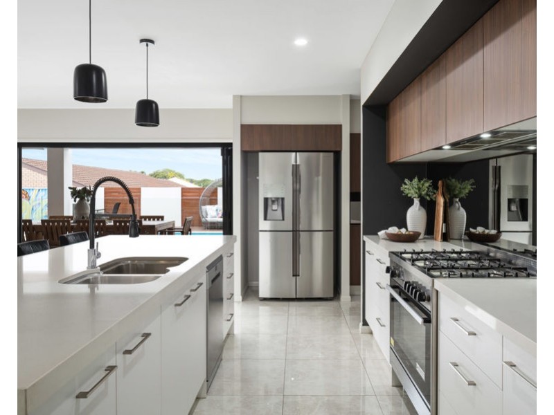 22-24 Wyllie Street, Redcliffe QLD 4020