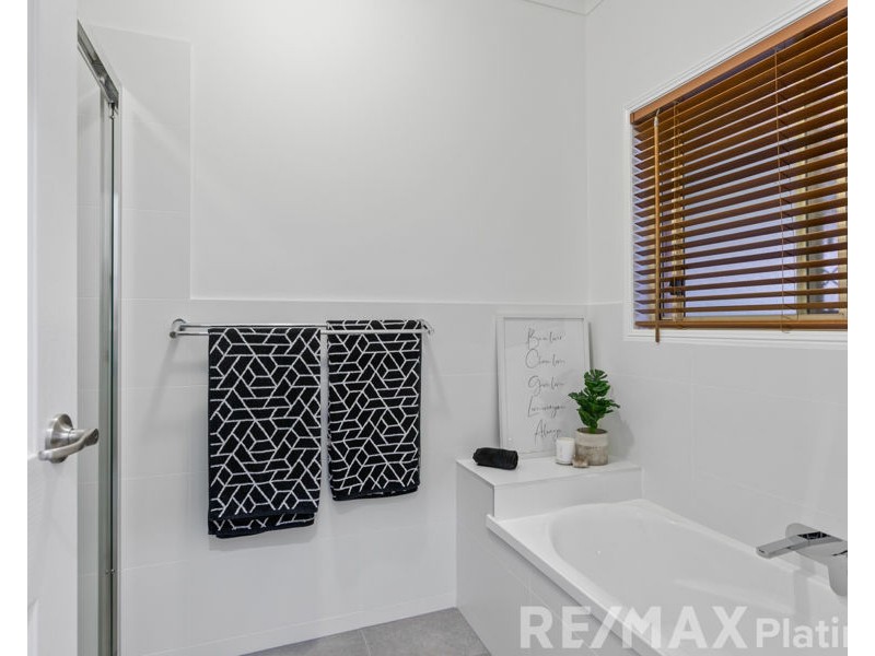 592-596 Oakey Flat Road, Burpengary QLD 4505