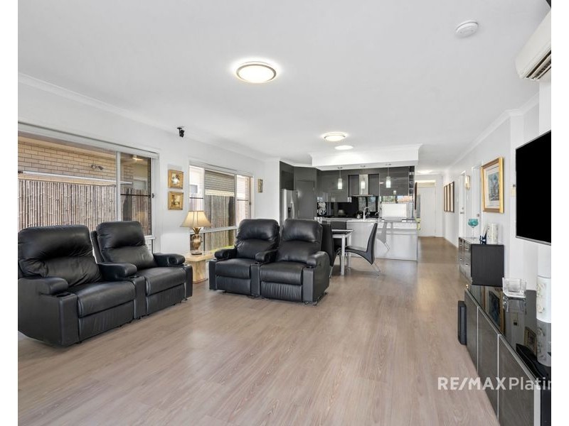 17 Moonie Crescent, North Lakes QLD 4509