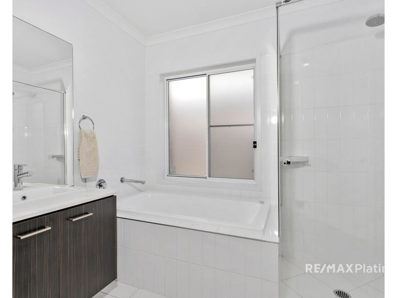 17 Moonie Crescent, North Lakes QLD 4509