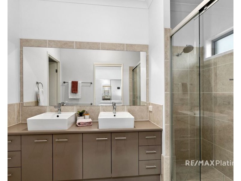20 Rawlins Crescent, North Lakes QLD 4509