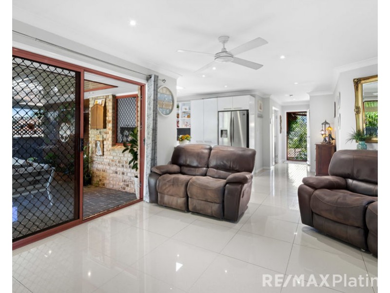 5 Wood Court, Kallangur QLD 4503