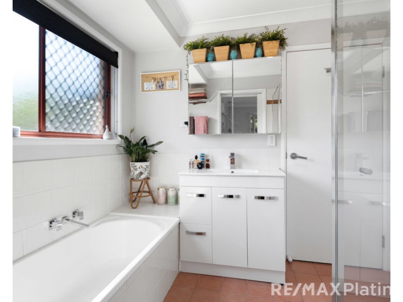 5 Wood Court, Kallangur QLD 4503