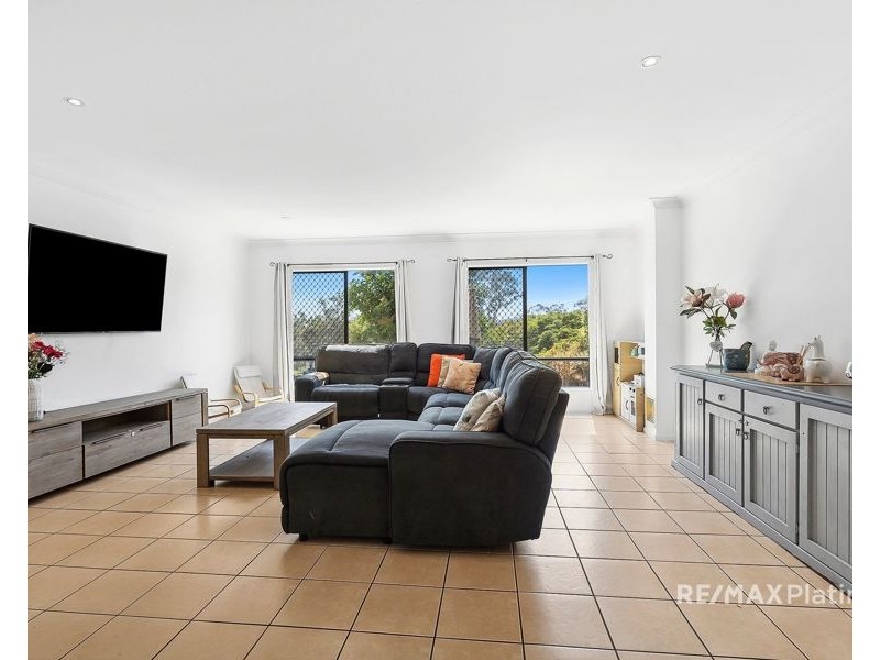 18 Boronia Outlook, Narangba QLD 4504