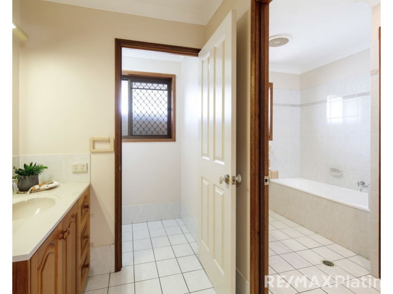 11 Cathy Court, Albany Creek QLD 4035