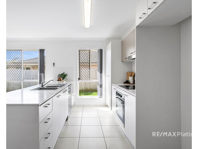 35 Pinegrove Street, Morayfield QLD 4506