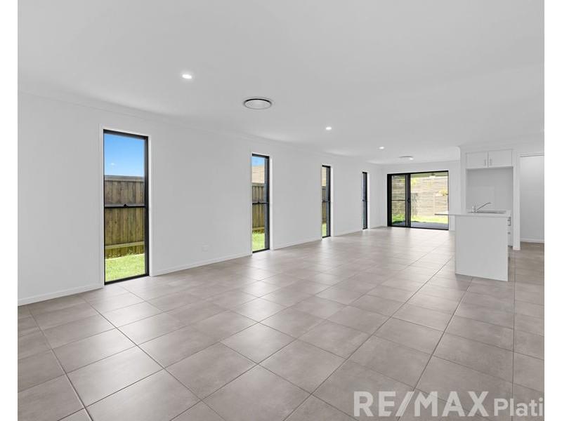 35 Superb Drive, Narangba QLD 4504