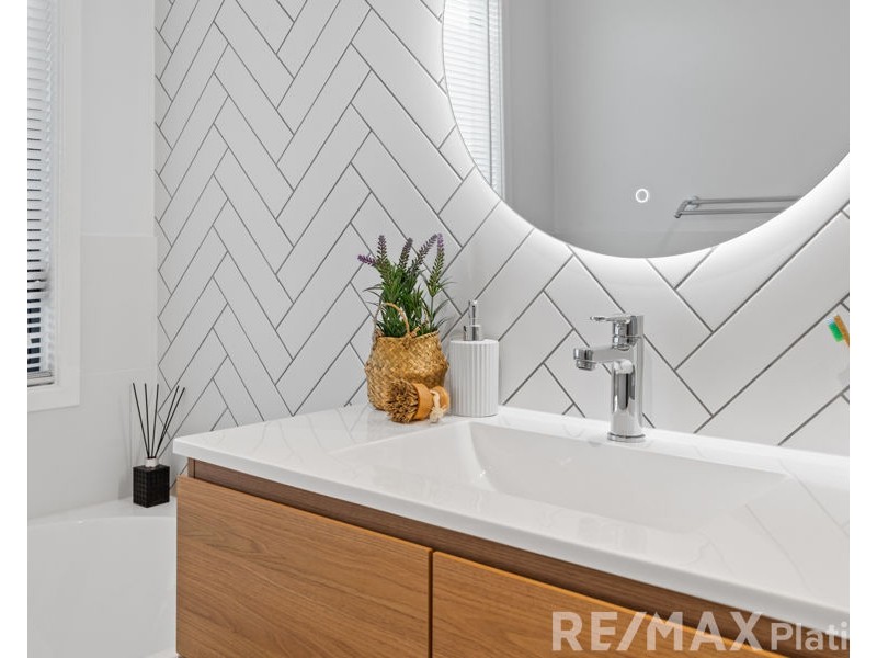 11 Marilyn Place, Morayfield QLD 4506