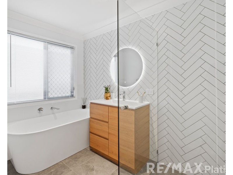 11 Marilyn Place, Morayfield QLD 4506