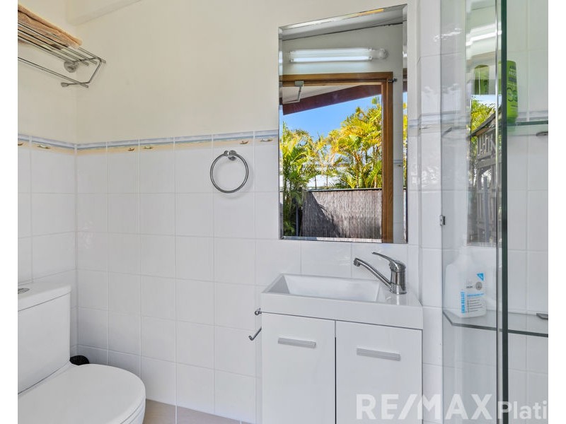 2 Arrow Court, Newport QLD 4020