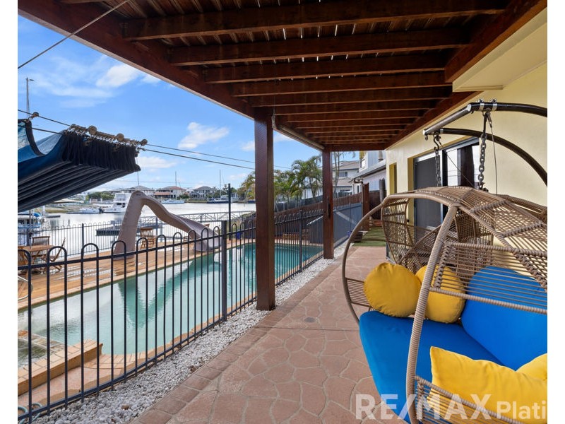 2 Arrow Court, Newport QLD 4020