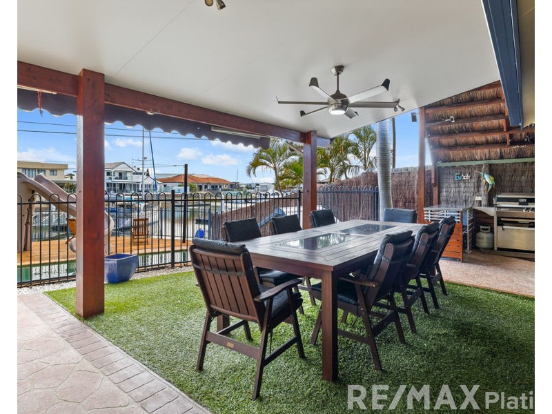 2 Arrow Court, Newport QLD 4020